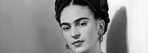 frida kahlo bw