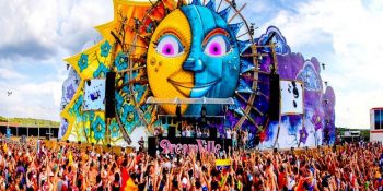 Arkadaşlarla Her Sene ‘Bu sefer Tomorrowland’a gidiyoruz, abi!’ Dememizin 11 Nedeni