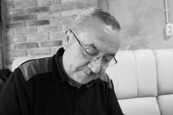 sukru erbas siyah beyaz