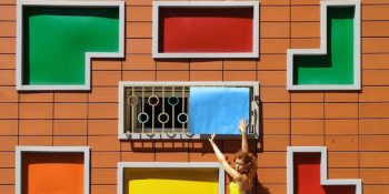 İstanbul’dan Wes Anderson Filmlerine Taş Çıkaracak Rengarenk ve Simetrik 32 Fotoğraf