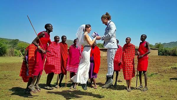 weddingcouple-wedding-around-the-world-travel-cheetah-rhiann-10