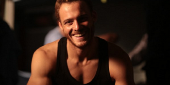 13 Maddede Yükselen Yıldız Kerem Bürsin’i Daha Yakından Tanıyın