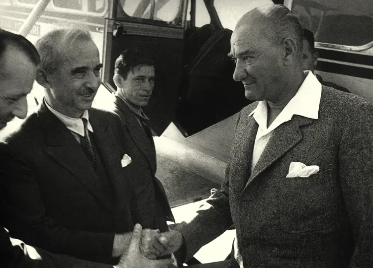 1) İSMET İNÖNÜ (1884-1973)
