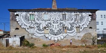 22 Dantelli İşlemeli Fotoğrafla Sokakları Anne Evine Çeviren Sanatçı: NeSpoon