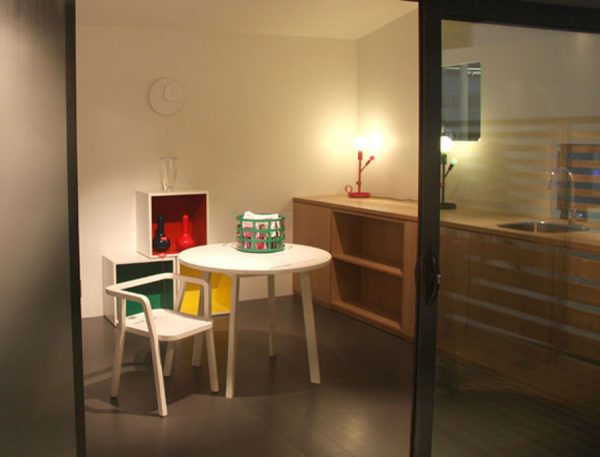 tiny-house-on-user-desire-dining-table
