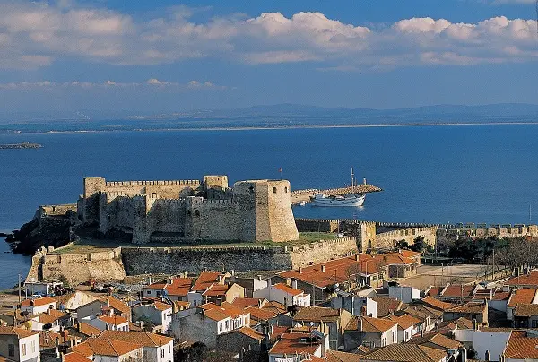 Bozcaada Kalesi (*) Bozcaada Castle