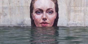 Sörf Tahtası Üzerinde Duvarları Kadınlara Boyayan Sanatçı: Sean Yoro