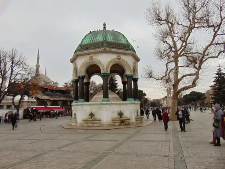 istanbula-hediye-edilen-alman-cesmesi