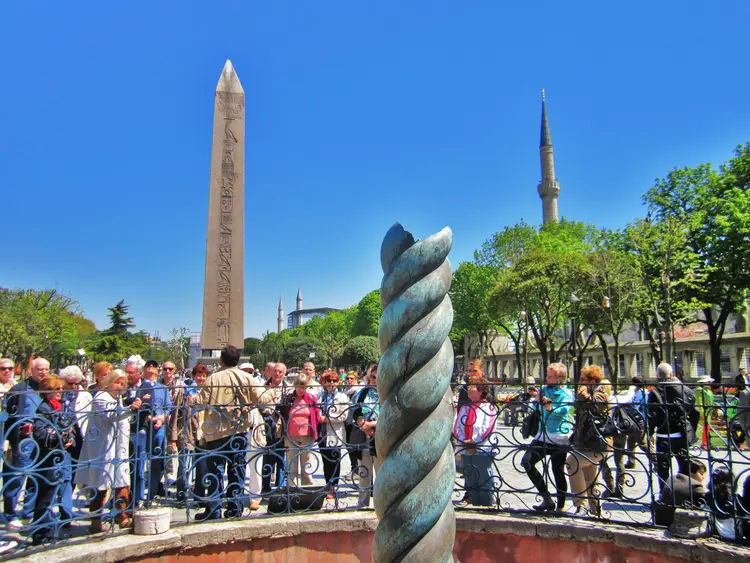 meydana-tepeden-bakan-tepeler-listelist