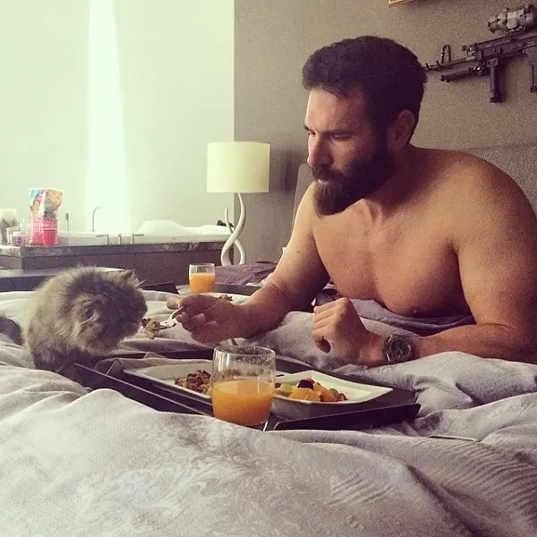 smushball-dan-bilzerian-kahvalti