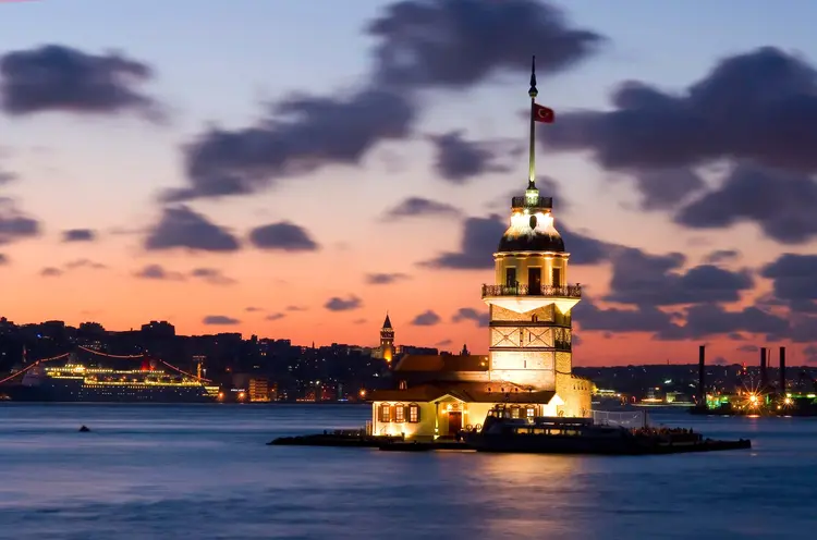 4- BEN KANDAN ELBİSE GİYDİM