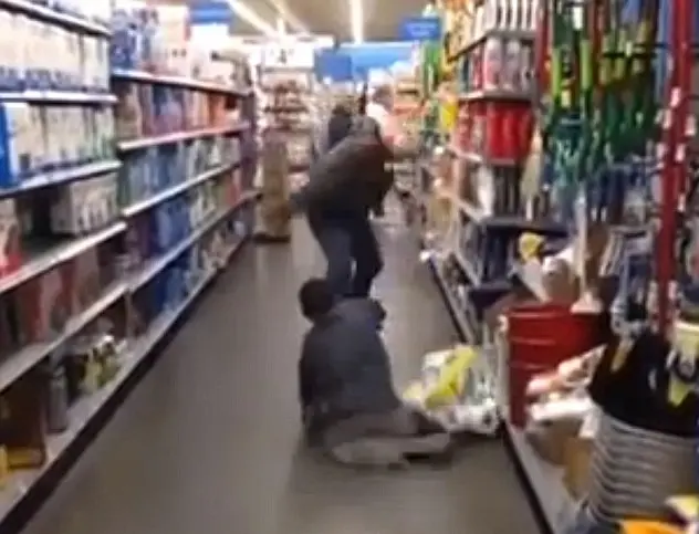 Market_Zombi_Bak_Gif