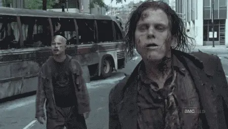 Zombi_Sallanma
