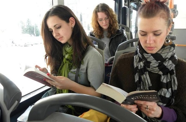 bus-reading__880