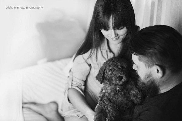 couple-newborn-dog-elisha-minnette-photograp