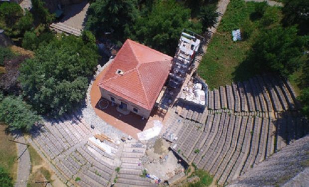 Rumeli Hisari'nda sadece minaresi kalan Bogazkesen Fetih Mescidi'nin insaati tamamlandi. Mescidin agustos ayi icinde ibadete acilmasi bekleniyor.