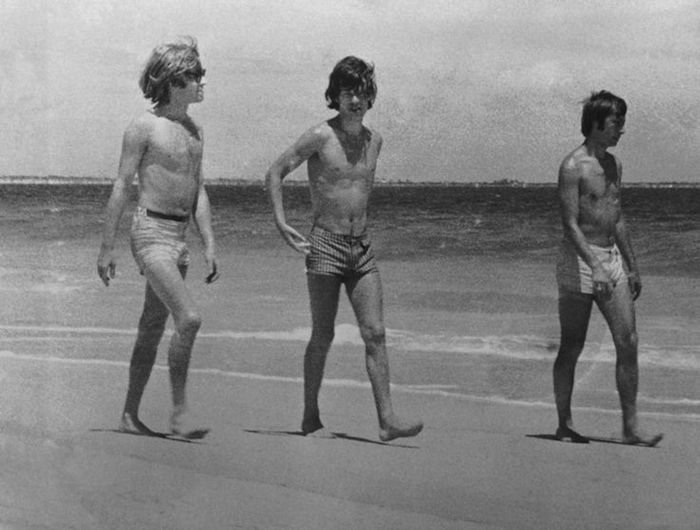 the-rolling-stones-beach