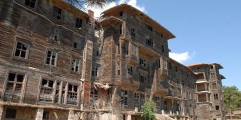 17 Adımda Büyükada Rum Yetimhanesine Yolculuk