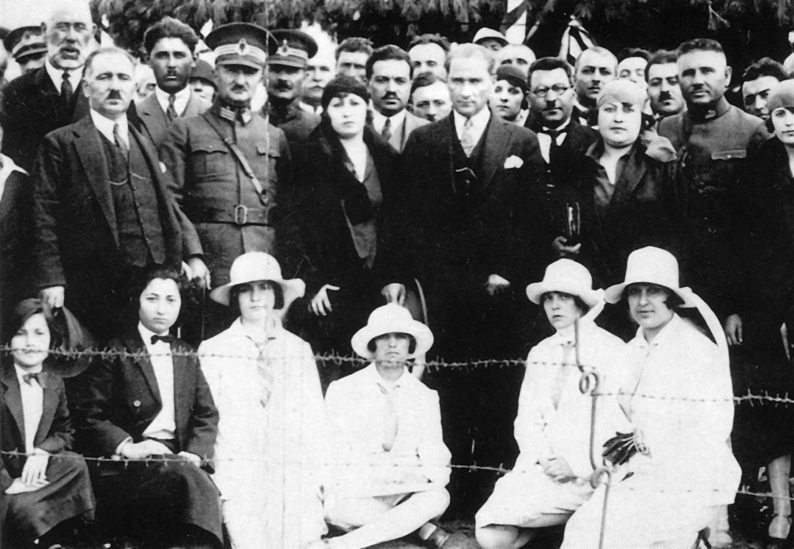 18-ATATÜRK ve MAZHAR OSMAN