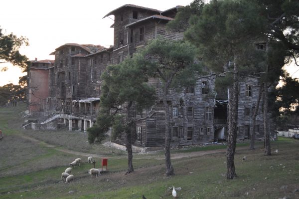 9. Görkemli Bir Yetimhane