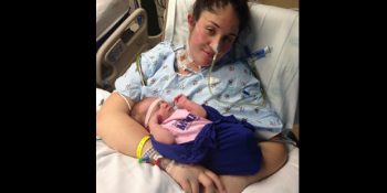 Bebeğinin Ağlamasını Duyduktan Sonra Komadan Uyanan Yeni Anne