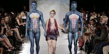 New York Moda Haftası’nda Podyumdan Esip Geçen Down Sendromlu Medaline