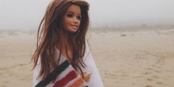 11 Fotoğrafla Bir Sen Eksiktin Dedirten Hipster Barbie’nin Maceraları