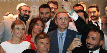 Hayatında Hiç Selfie ”Yapmayan” Erdoğan’ın Unutulmaz 9 Selfie Pozu