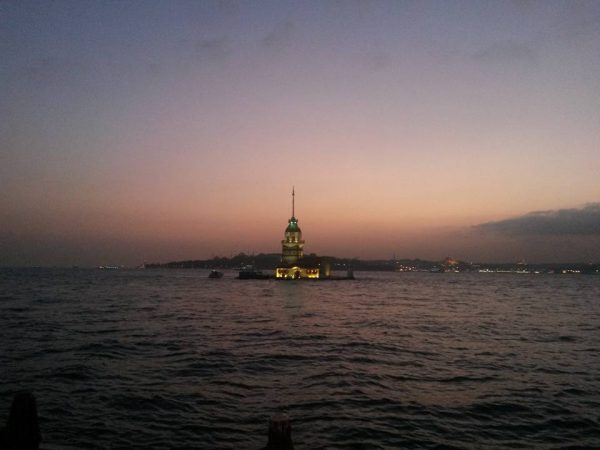 12. Küçüksün Güzel