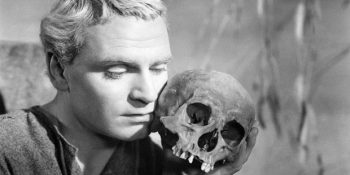 İnsanı Dimdik Edecek 13 Tiyatro Tiradı