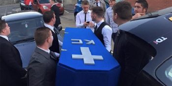 Manita Yaptıktan Sonra Kayıplara Karışan Çocuğa Cenaze Töreni Düzenleyen Troll Arkadaşları