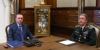 Masaya Koyulduğunda Belli Bir Anlama Gelen 8 Eşya