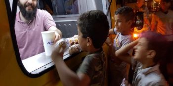 Gecelerini Evsizlere Çorba Dağıtarak Geçiren Akademisyenin Örnek Projesi “Aşhane”