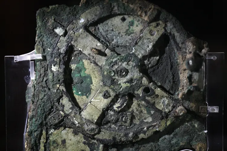 The Antikythera Shipwreck Exhibition 6 April 2012- 28 April 2013
