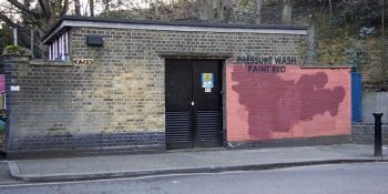 Belediye Görevlisiyle Bir Yıl Boyunca Köşe Kapmaca Oynayan Grafitti Sanatçısının 23 Eğlenceli Çalışması