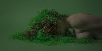 Gençken Bağımlısı Olduğu Uyuşturucuyu Eleştiren Sanatçıdan 14 Örnekle LSD Etkisi