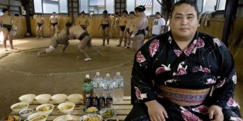 Dünyayı Gezip Evlere Konuk Olan Sanatçıdan 16 Farklı Tatta Kahvaltı Fotoğrafı