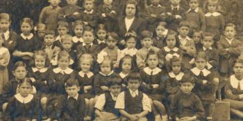 Bir Öğretmenler Günü’nde Kucak Kucak “Dünyanın Bütün Çiçekleri”