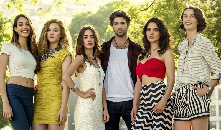 TATLI KUCUK YALANCILAR / TV DIZI / ID ILETISIM / O3 TURKEY MEDYA YAPIM / FOTOGRAF MUHSIN AKGUN