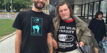 Prag’da Evsizlere Modem Taşıtarak Bedava İnternet Sağlayan Proje: “WiFi4life”