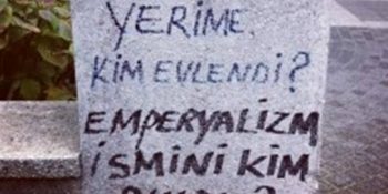 Sokağın Cemal Süreya’sı Atilla Çapraz’dan 21 Sorgulayan ve Sorgulatan Duvar Yazısı