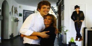 Otizmli Ayberk’i Sevgisiyle İyileştiren Üvey Annesinin İlham Veren Hikayesi