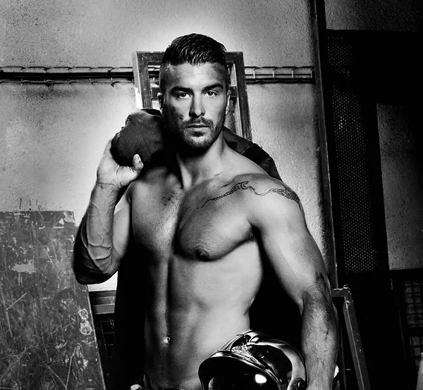 french-firemen-calendar-2016-pompiers-sans-frontieres-fred-goudon-14