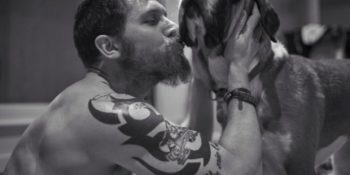 Köpek Besleyen Erkeklerin Dünyanın En İyi Sevgilisi Olacağının 12 Kanıtı