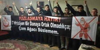 Türkiye’de Noel Baba’nın Başına Gelenlerin Pişmiş Tavuğun Başına Gelmediğinin 12 Kanıtı