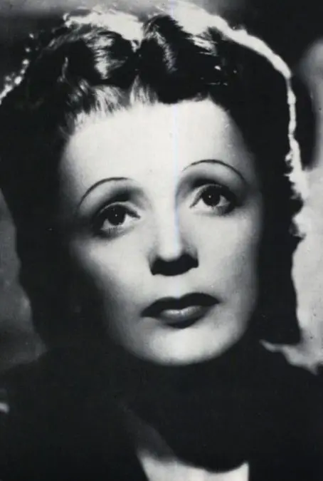 piaf-babasiyla-sarki-soylemeye-baslar-listelist