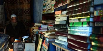 Suriye’deki Savaşın Yıldıramadığı Emektar Sahafın Kitap Aşkıyla Dolu Hikayesi