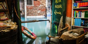 10 Muhteşem Fotoğrafla Kitap Aşıklarını Kendinden Geçirecek Rüya Gibi Bir Kitapçı