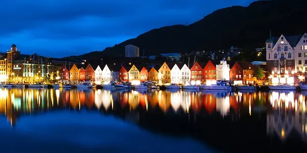 adventures-by-disney-europe-norway-hero-10-bryggen-waterfront