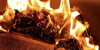 Yanıp Tutuşan Kitap Sayfalarının Ardından: 9 Madde İle Fahrenheit 451